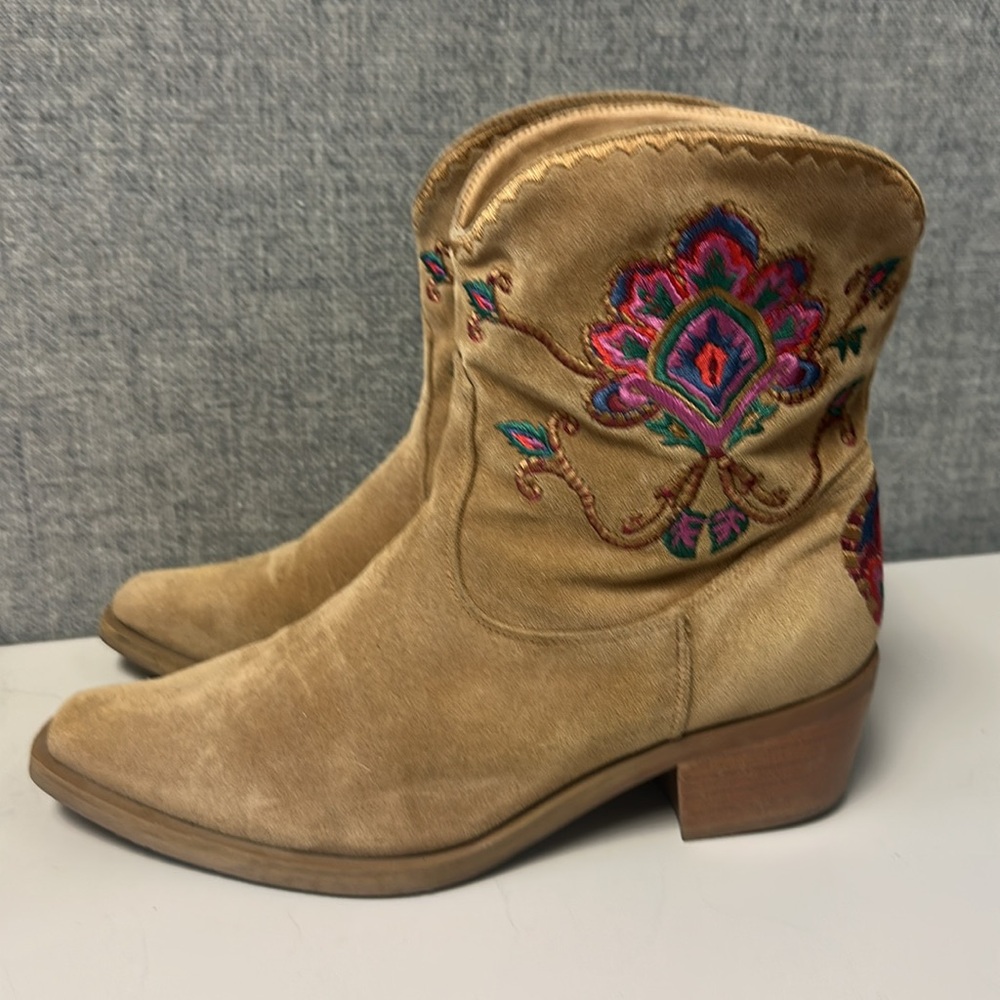 Farm Rio Camel Bota Western Boho Embroidered Tan Ankle Boots - Picture 8 of 14